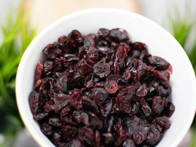 Dried cranberry benefits female